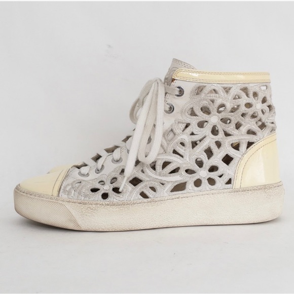 Chanel Open Shell Cap Toe Sneakers - Picture 4 of 13